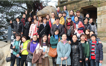 新宝gg集团组织2012年国际三八妇女节登山活动